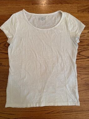 Vineyard Vines Women's White Scoop Neck Short Sleeve Tee